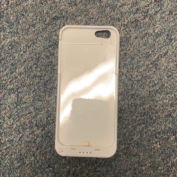 Charging case - Picture 2 of 6